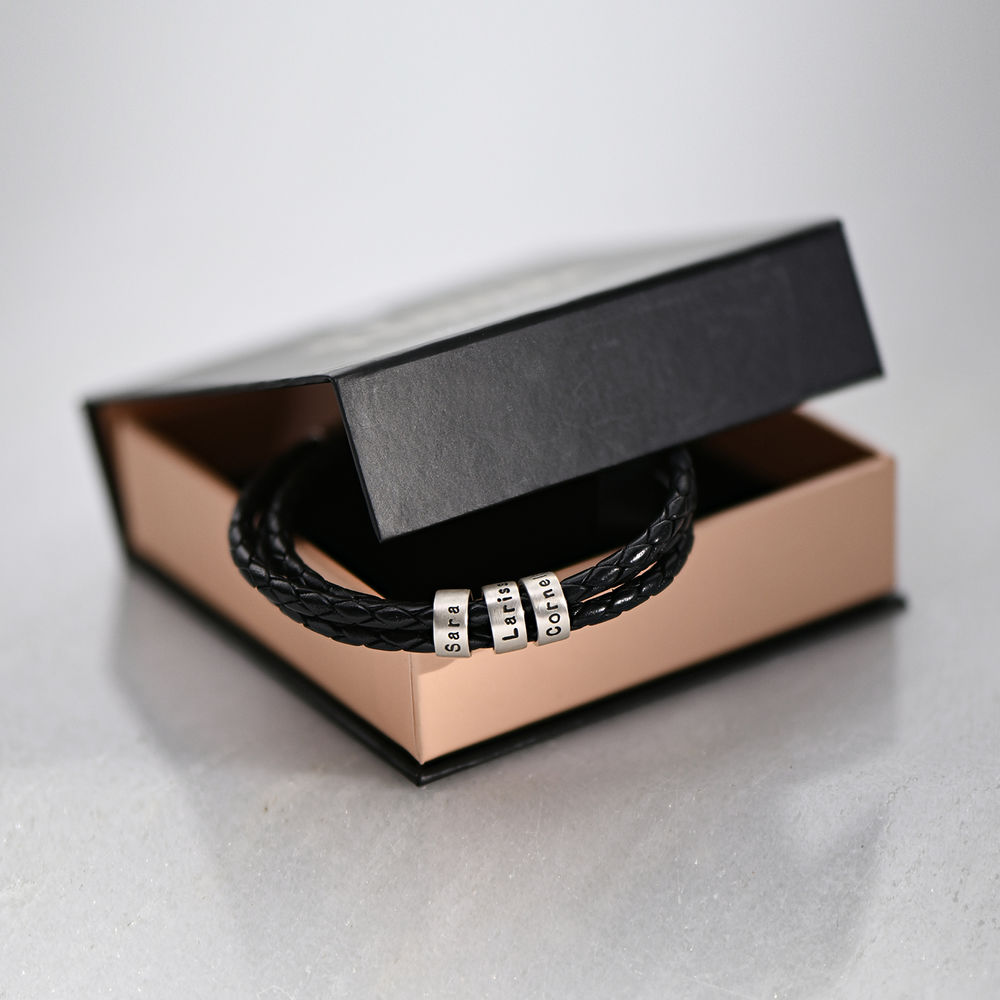 Schwarzes Herren Lederarmband mit personalisierten Beads in Silber - 6 Produktfoto