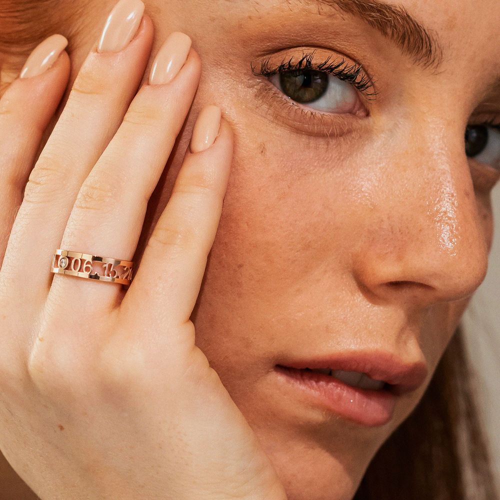 Personalsierter Abschluss-Ring mit Diamant aus rosévergoldetem Silber - 3 Produktfoto