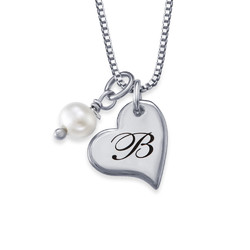 Halskette mit Herzinitialen und Perle in Silber Produktfoto