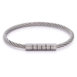 Gravierbares Twist Armband aus mattem Edelstahl Produktfoto