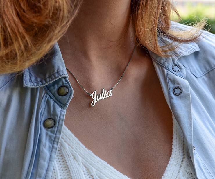 Small Classic Name Necklace with Diamond