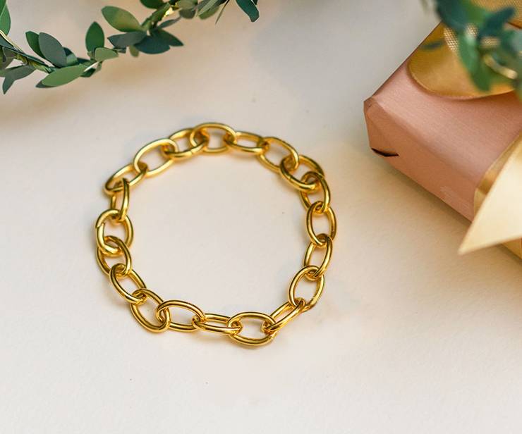 Personalized Round Chain Link Bracelet with Engraved Charms in 18K Gold Vermeil