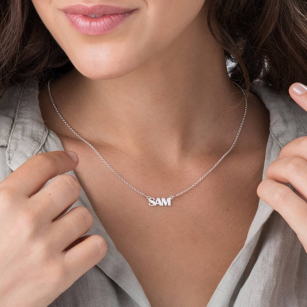 Capital Letters Name Necklace in Sterling Silver-1 produkt billede