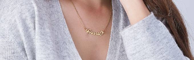 Carrie Name Necklaces