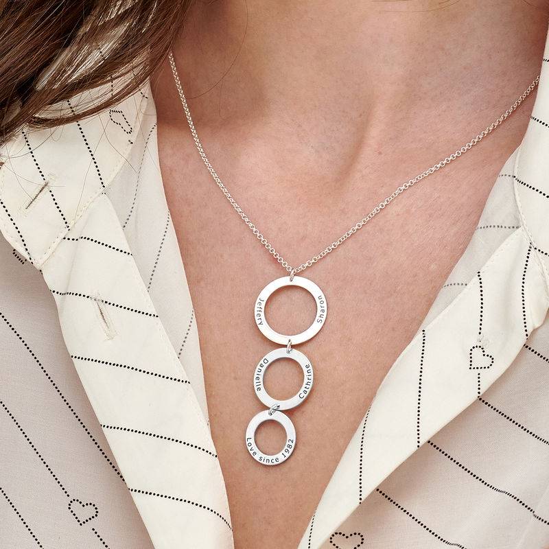 Indgraveret halskæde med 3 cirkel vedhæng i sølv-3 produkt billede