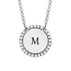 Click para agrandar Collar con medalla redonda grabada con circonia cúbica en plata