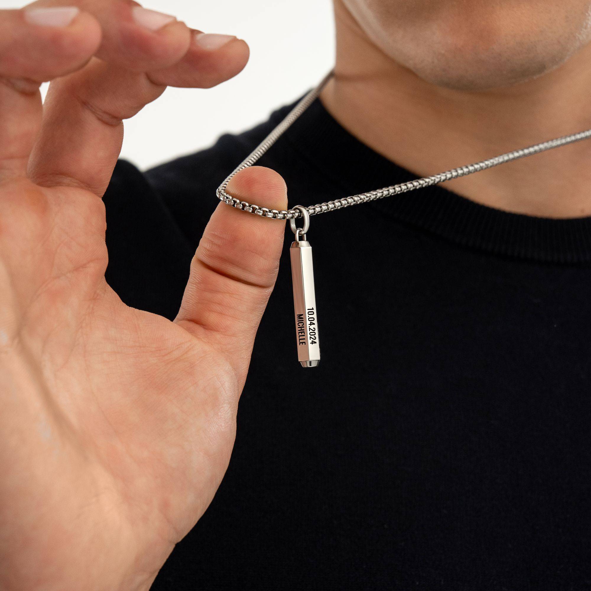 Collier barre hexagone 3D gravé pour homme en Acier Inoxydable-4 photo du produit