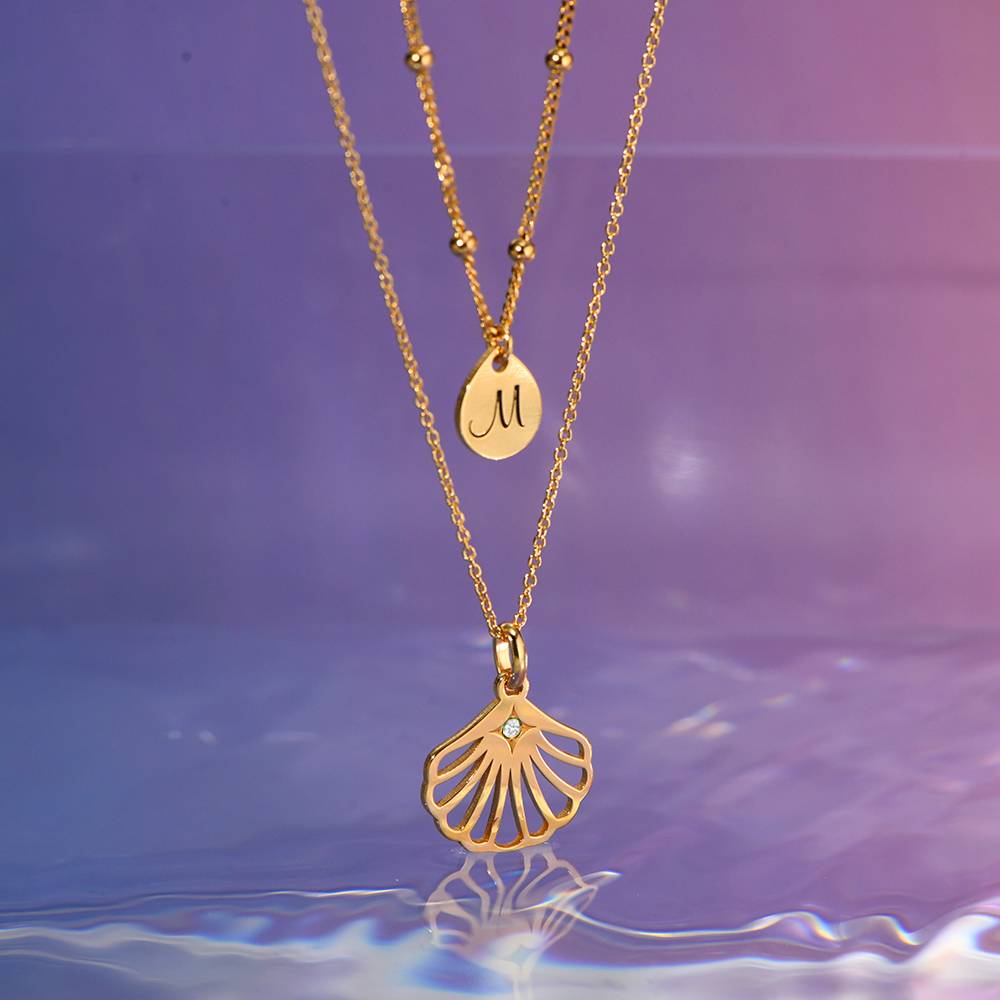 Collana con Iniziale a Conchiglia di Ariel con Diamante, Placcata Oro 18K-4 foto del prodotto