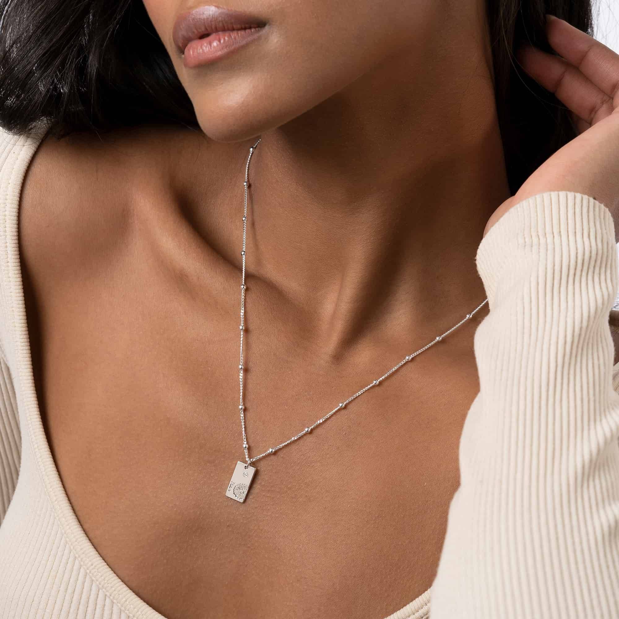 Halsband med Månadsblomma och Diamant i Sterling Silver-6 produktbilder