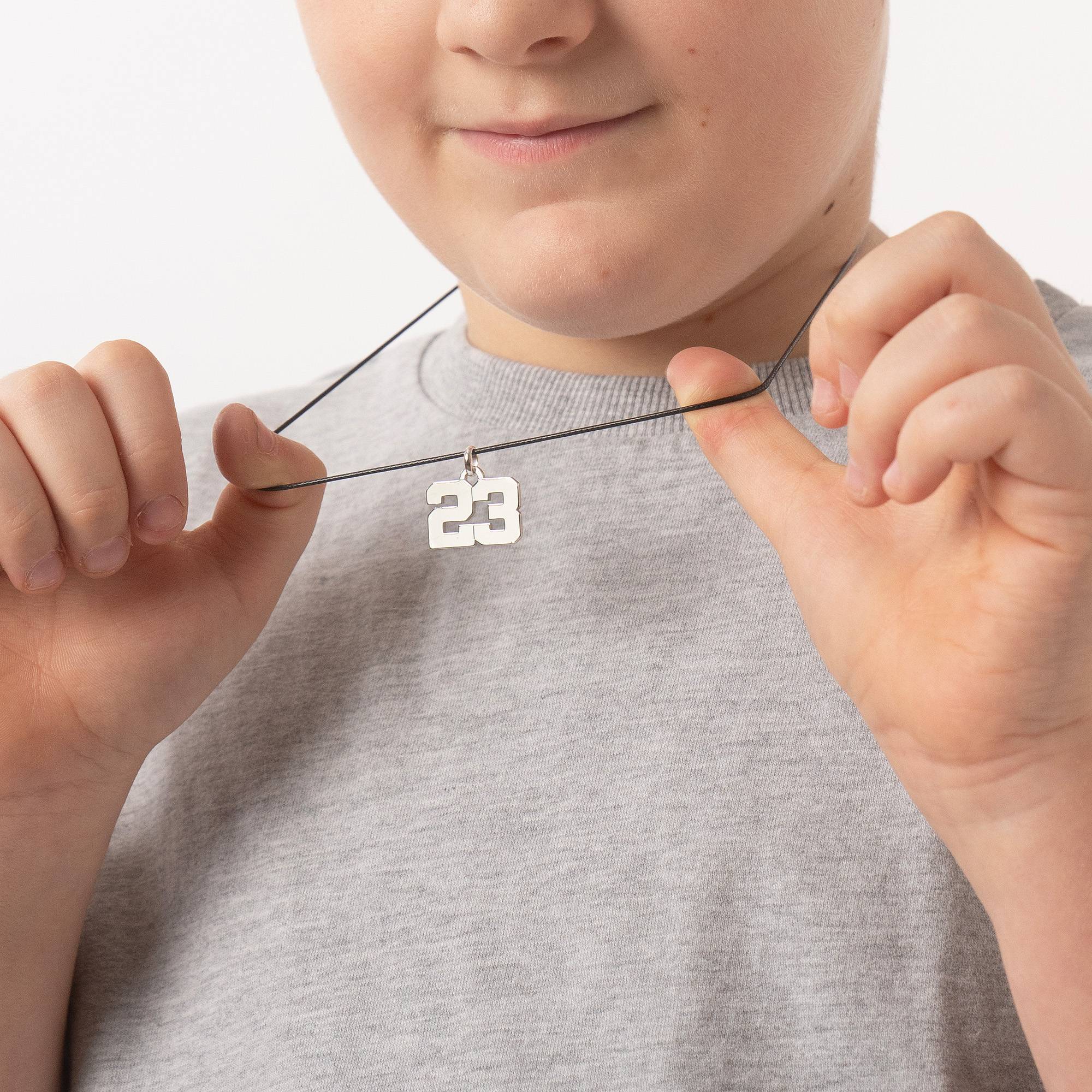Pojkars idrottslagsnummer halsband i Sterling Silver-2 produktbilder