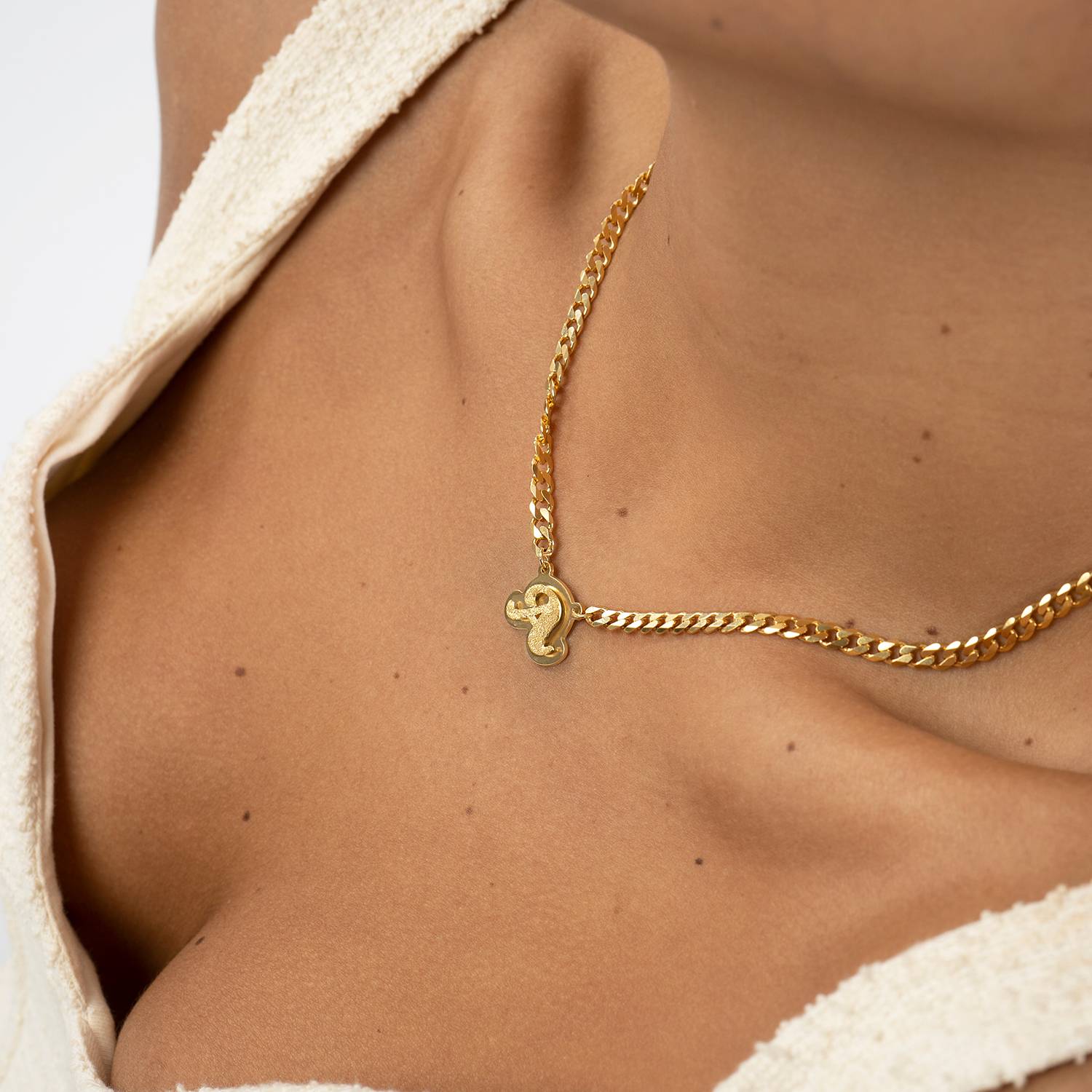 Collar con nombre Brandi efecto doble placa en chapa de oro vermeil de 18K-4 foto de producto