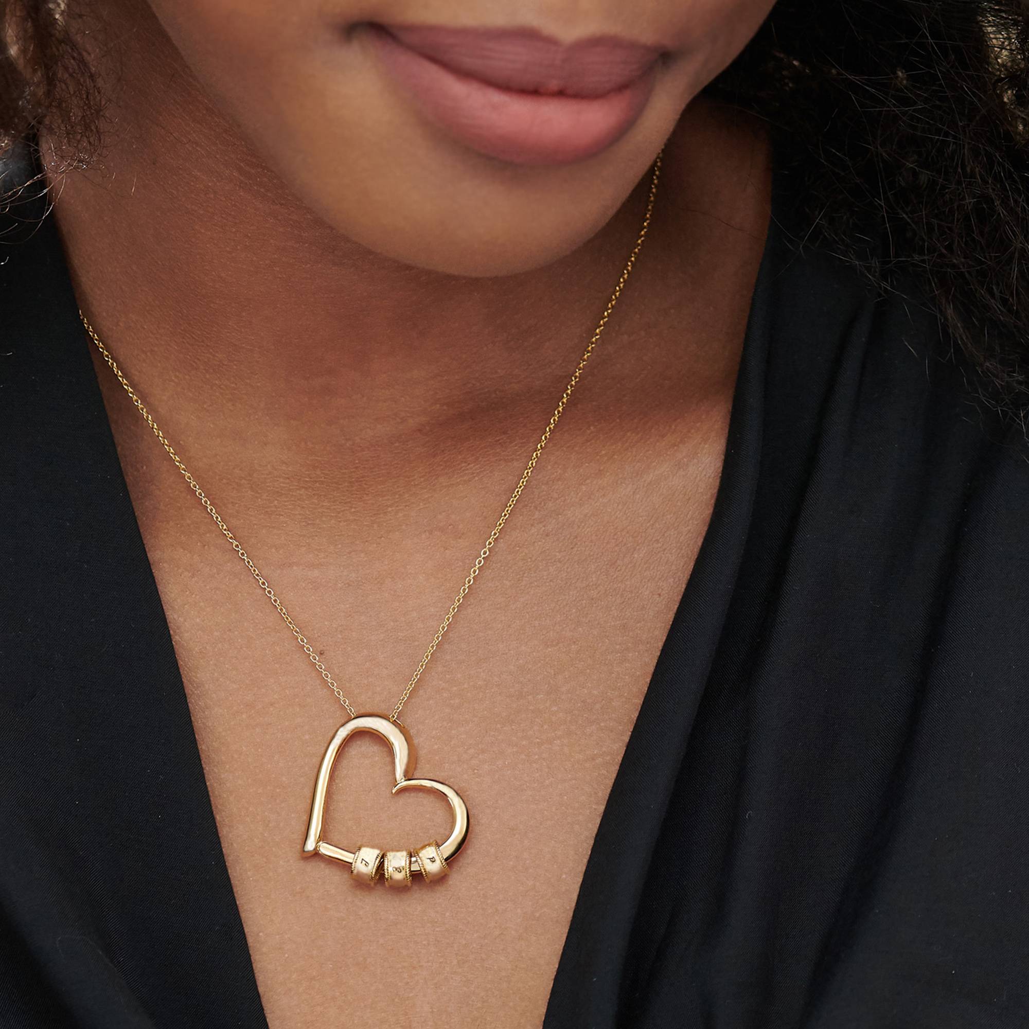 "Charming Heart" halskjede med graverte innledende perler i 18K gullbelegg-2 produktbilde