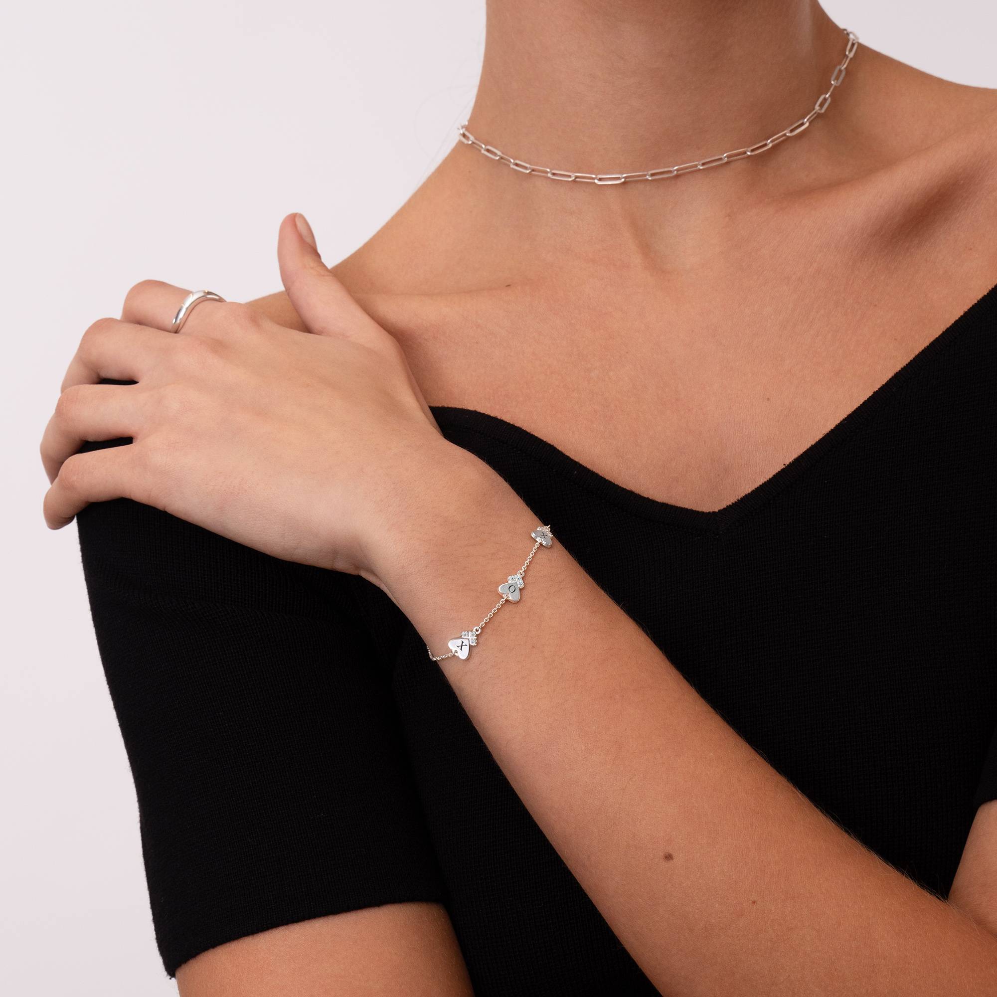 "Dakota" pulsera con inicial de corazón y diamantes en plata-3 foto de producto