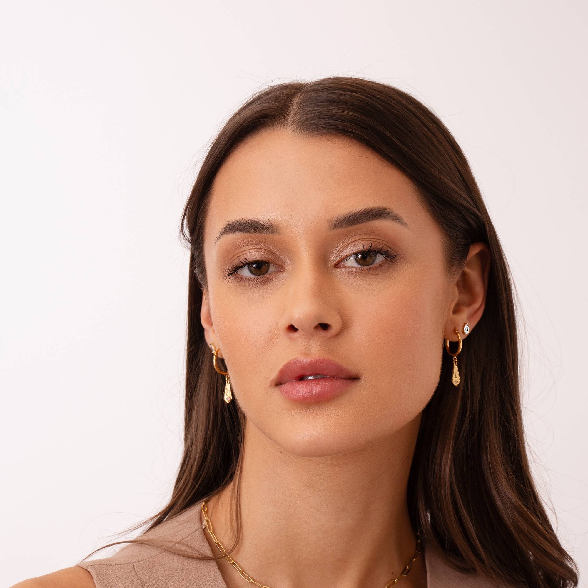 Gia Tropfen Initial Huggie Ohrringe mit Geburtssteinen - 750er Gold-Vermeil-3 Produktfoto