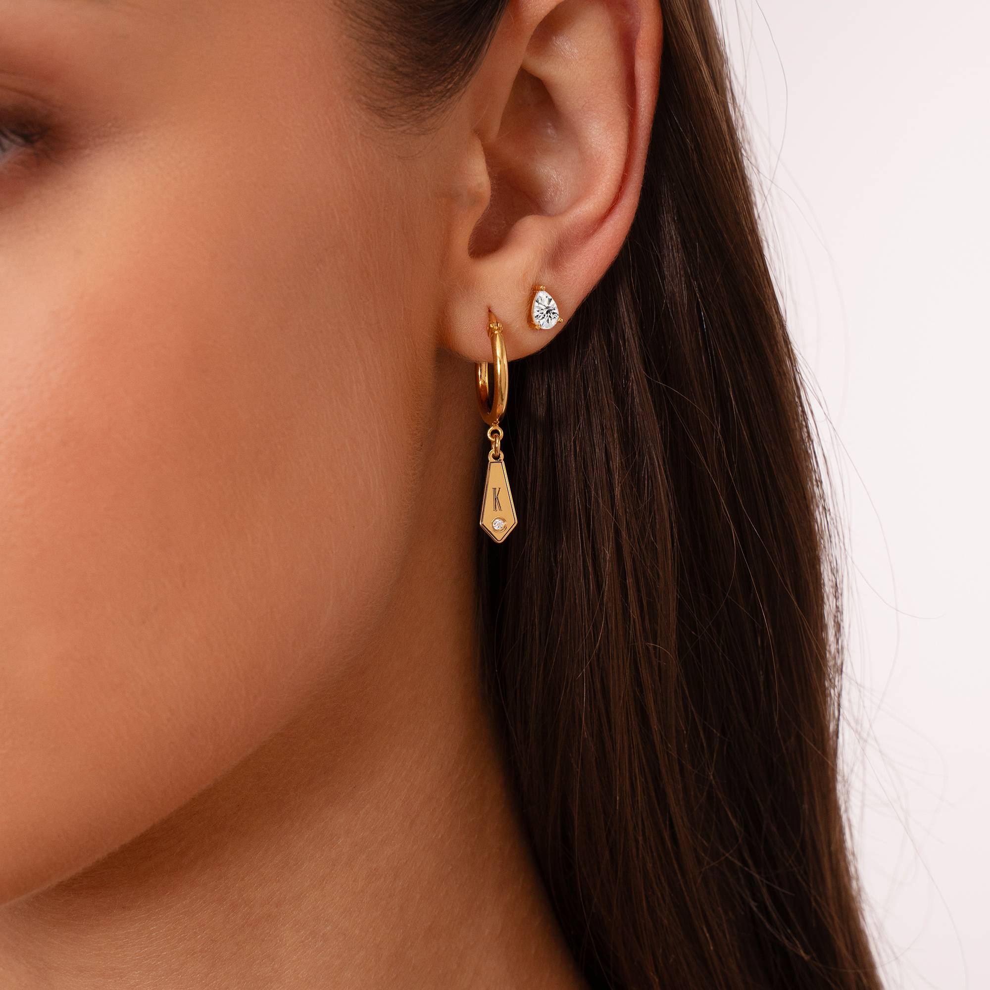 Gia Tropfen Initial Huggie Ohrringe mit Geburtssteinen - 750er Gold-Vermeil-4 Produktfoto