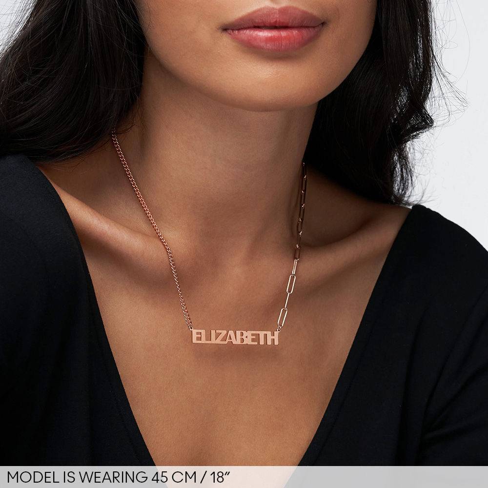 Collar con nombre en negrita en chapa de oro rosa de 18K Collar con nombre en negrita en chapa de oro rosa de 18K foto de producto