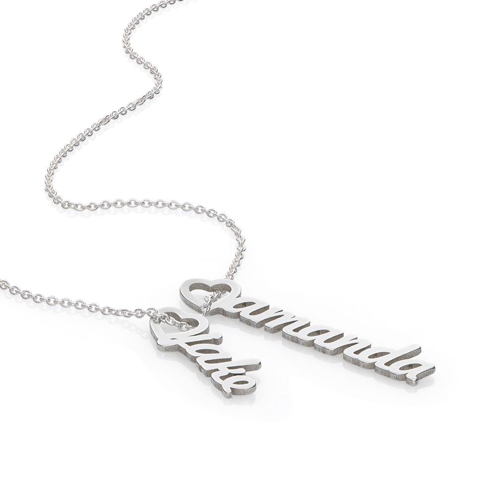 Heart Drop Vertical Name Necklace i sølv-1 produktbilde