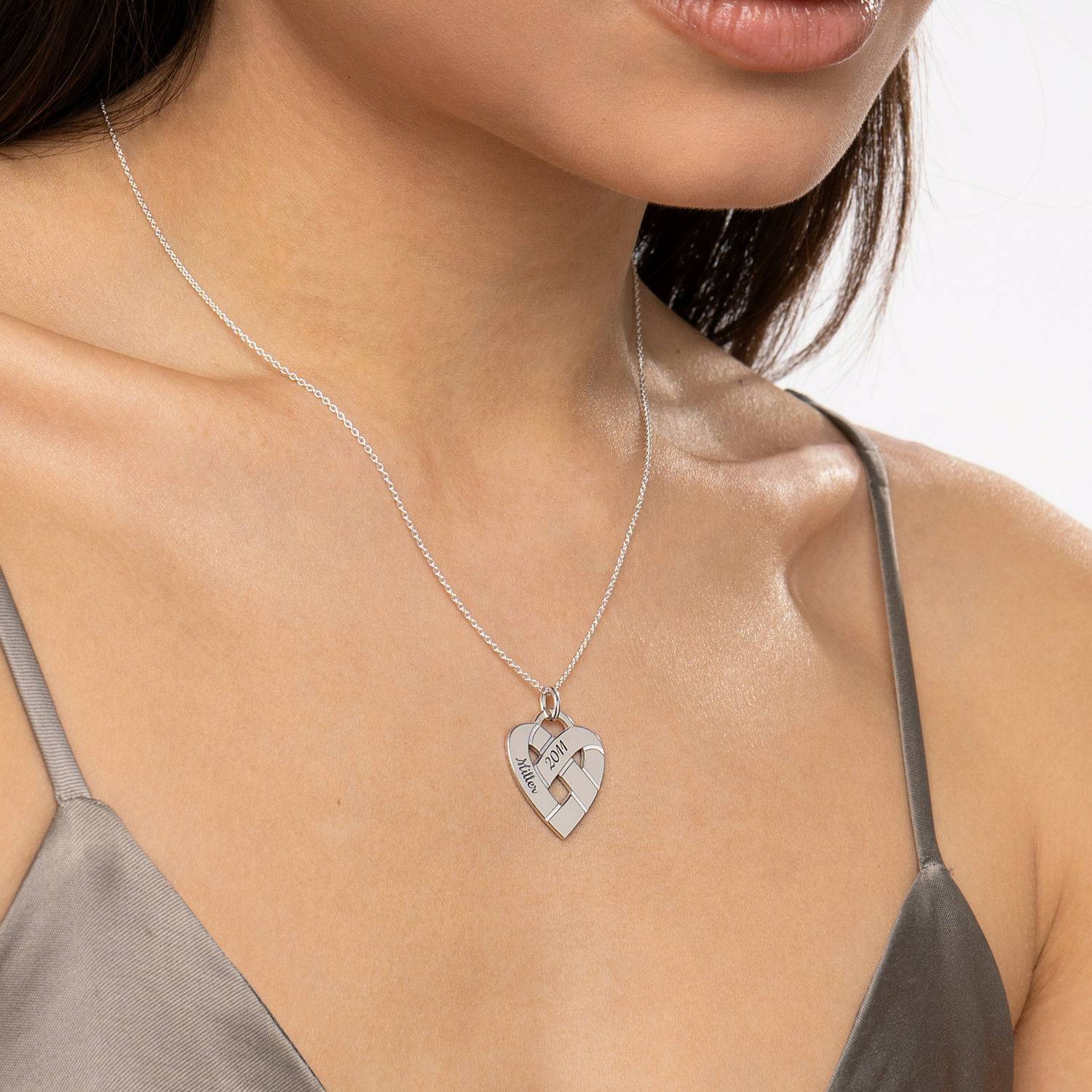 Halsband med knutet hjärta i sterlingsilver-6 produktbilder