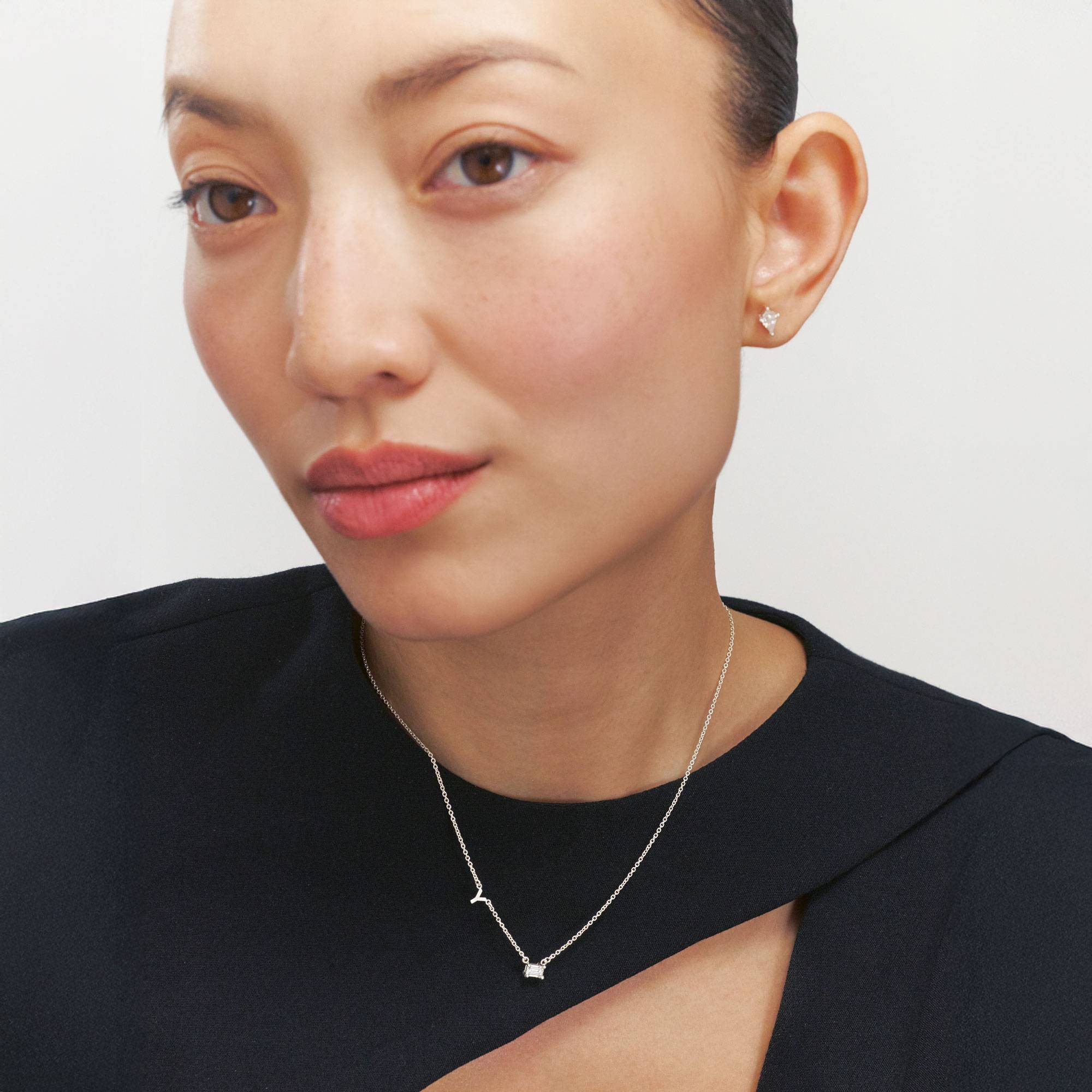 Mia Halskette mit Initialen und 0,3 ct Diamanten - 925er Sterlingsilber-7 Produktfoto