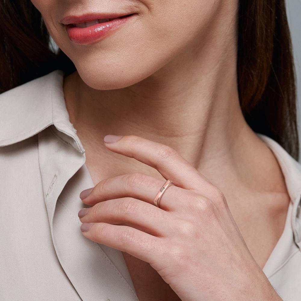 Iris gepersonaliseerde vierkante ring in 18k rosé goud vermeil-3 Productfoto