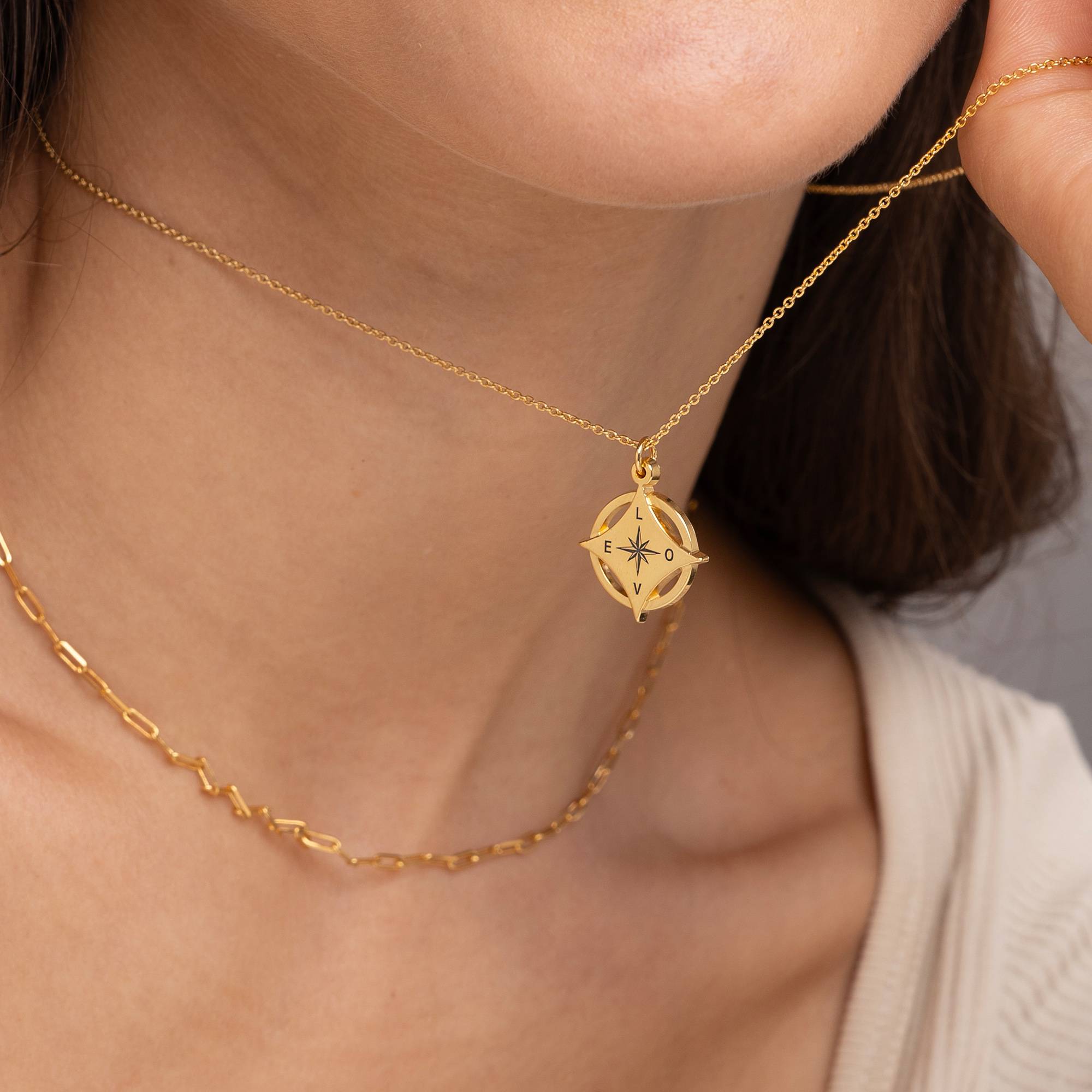 Kaia Initial Kompas Halskæde i 18K guldbelægning-4 produkt billede