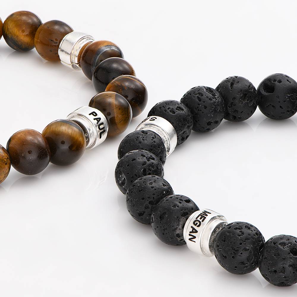 Leo personalisiertes Lavastein Herrenarmband mit silbernen Beads-2 Produktfoto