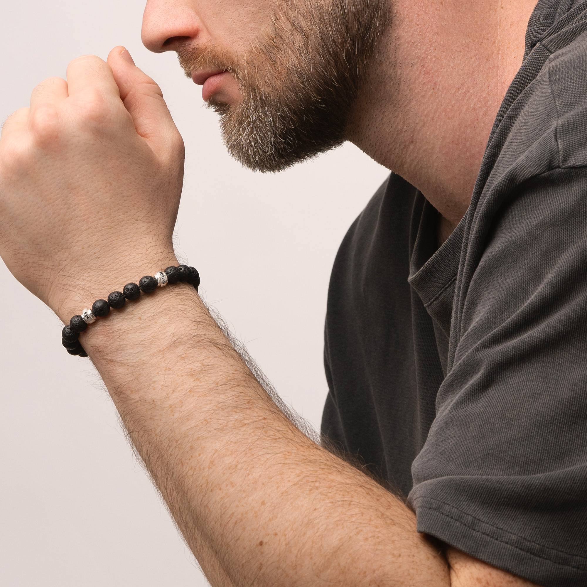 Bracelet personnalisé Leo en perles de lave pour homme-4 photo du produit