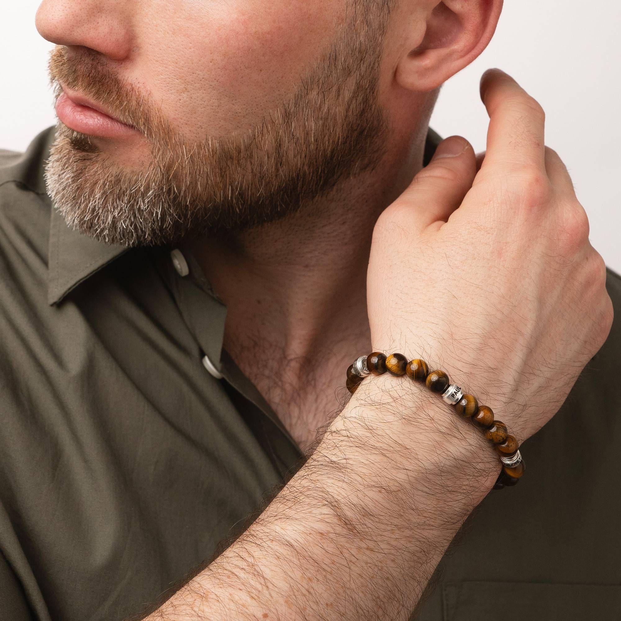 Leo personalisiertes Tiegerauge Herrenarmband mit silbernen Beads-2 Produktfoto