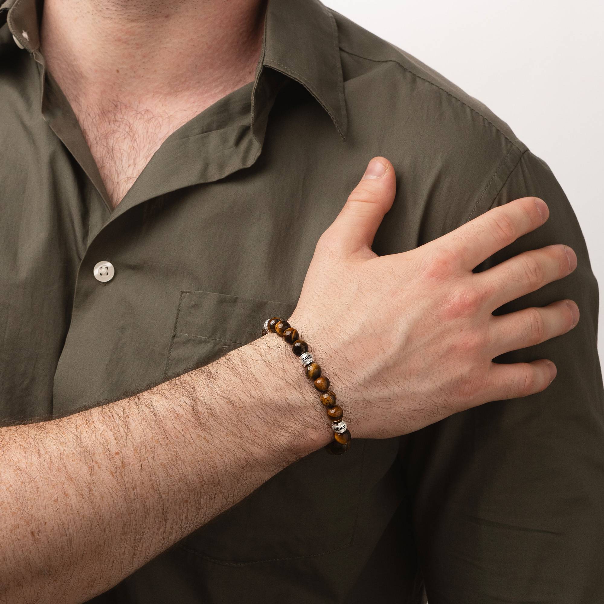 Leo personalisiertes Tiegerauge Herrenarmband mit silbernen Beads-3 Produktfoto