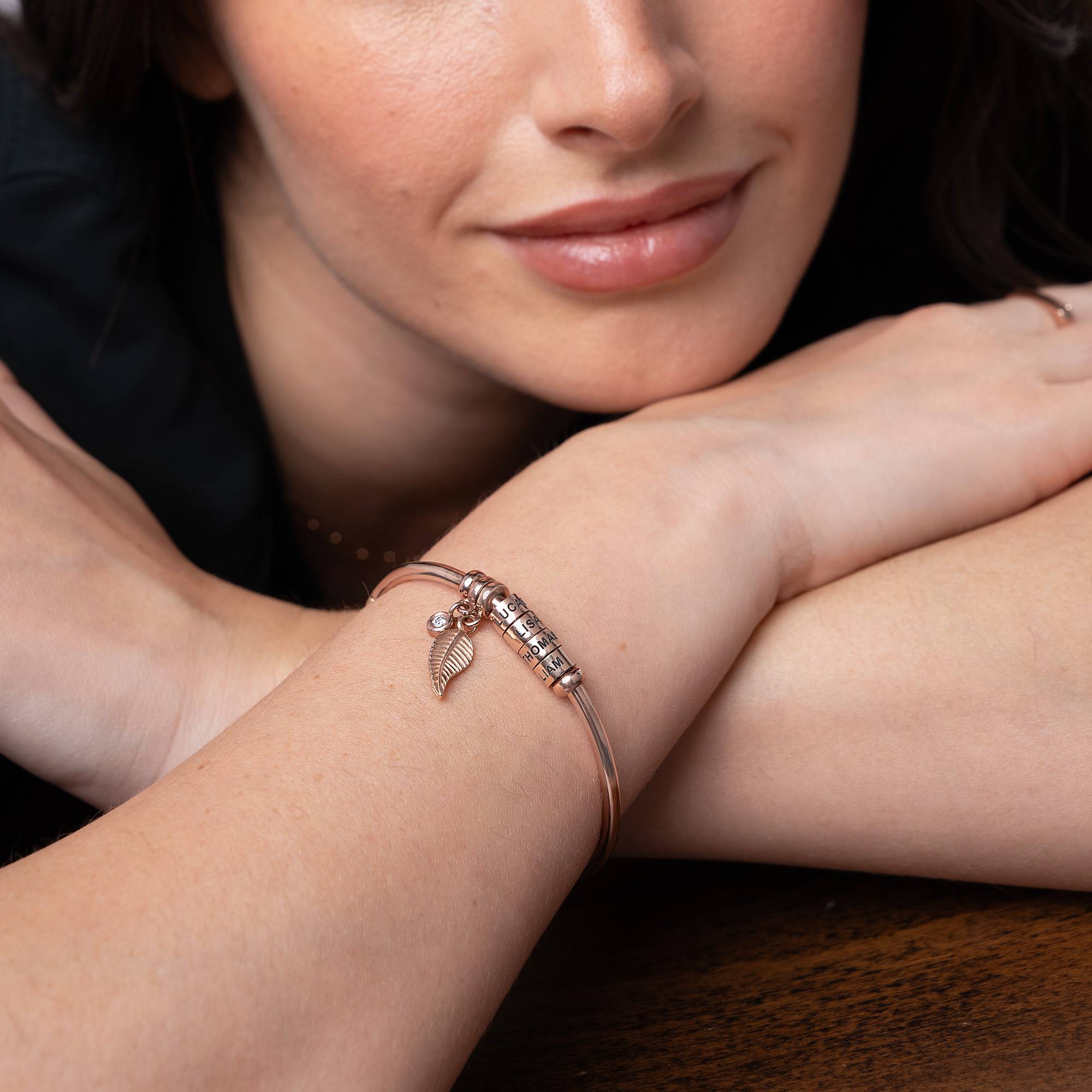 Linda Kreisanhänger-Armreif mit Diamant und rosévergoldeten personalisierten Beads-1 Produktfoto