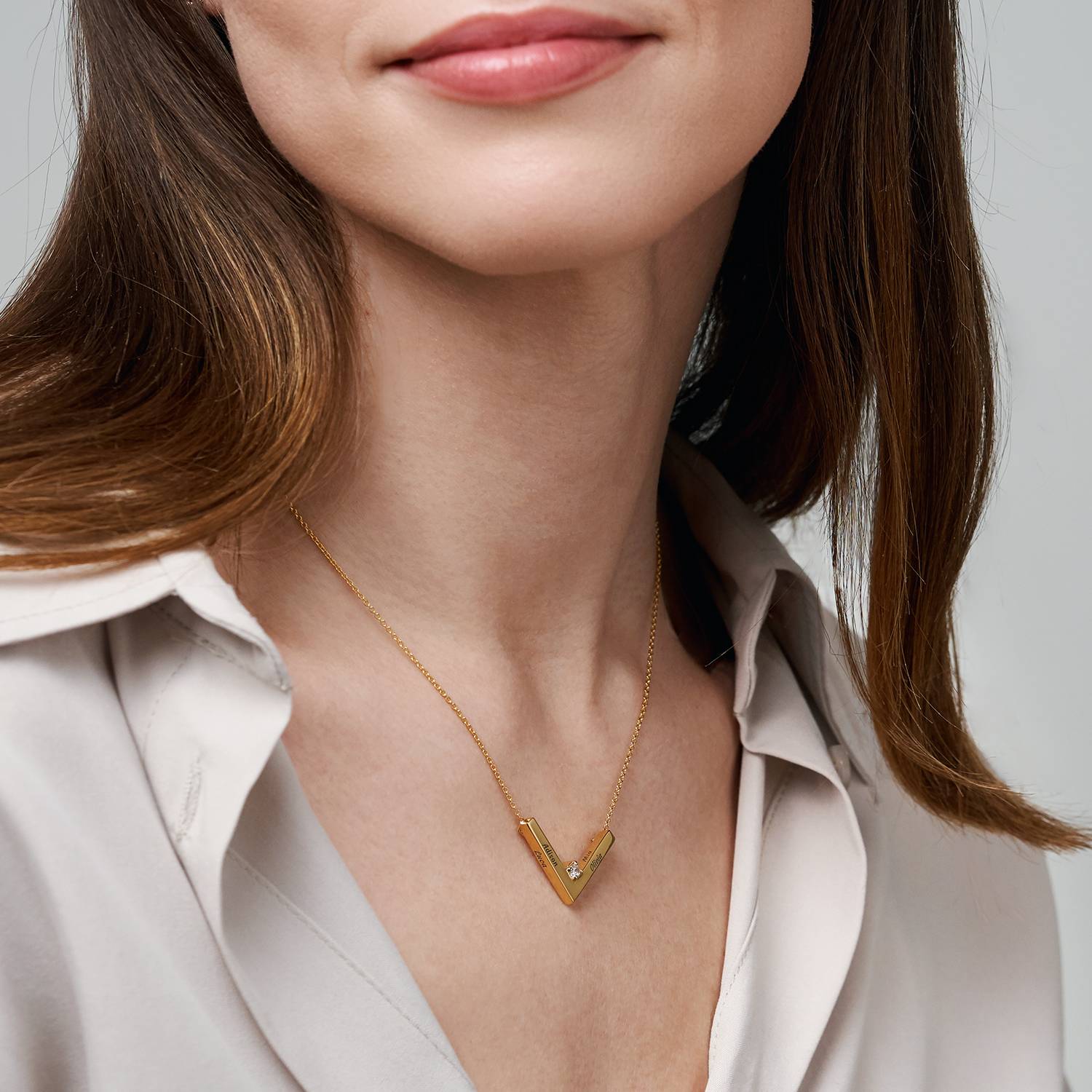 V-halskæde med 18kt. guldbelægning med diamant-2 produkt billede