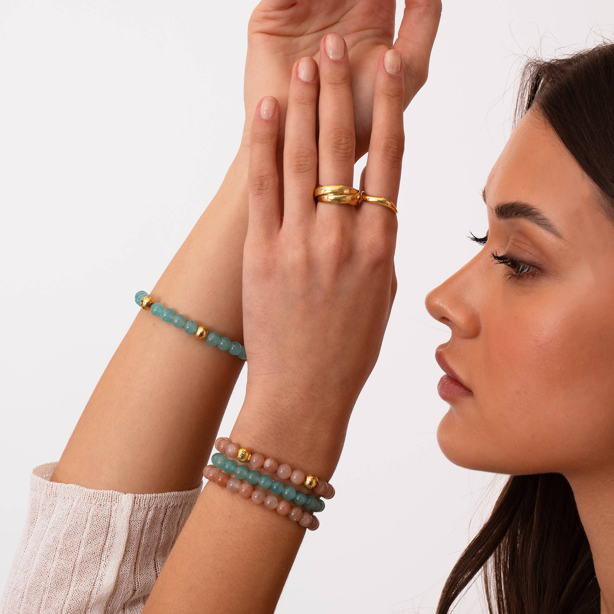 Sonnenstein Balance Perlenarmband mit gravierten Beads aus Vermeil-3 Produktfoto