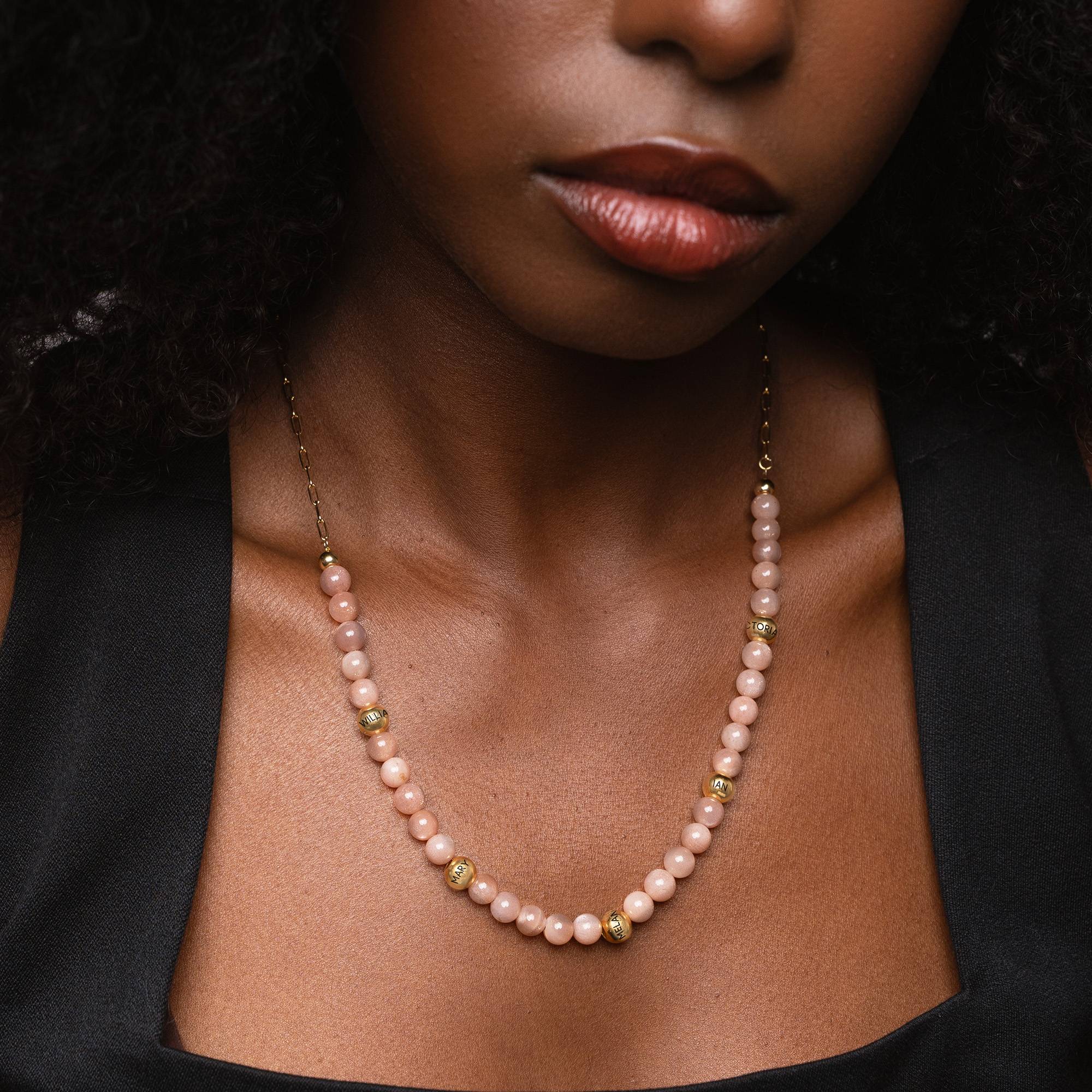 Collier Pierre de Soleil  Balance avec Perles Gravées en Plaqué Or 18 carats-4 photo du produit