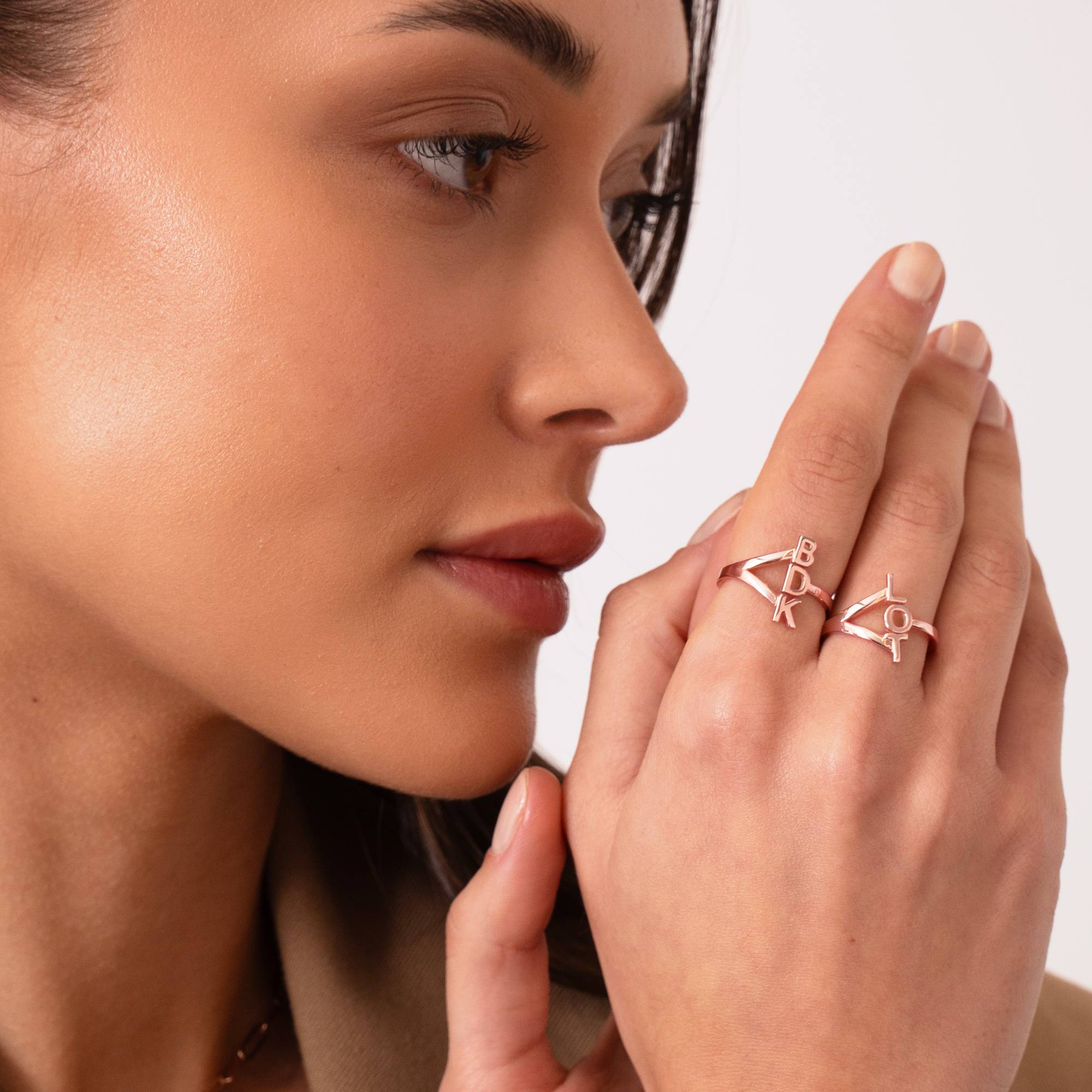 Drie Initialen Infinity Ring in 18k Rosé Verguld Goud-2 Productfoto