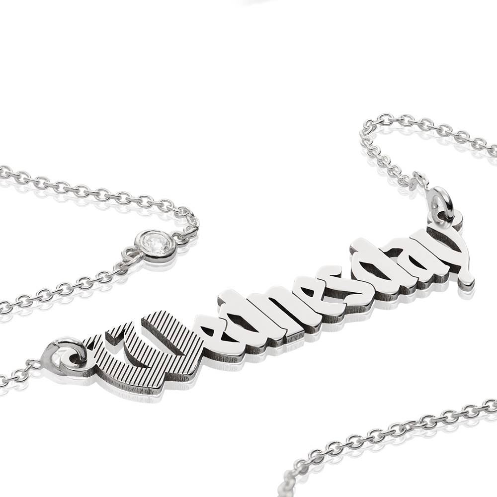 Collar Wednesday texturizado con nombre gótico con diamante en plata de ley-3 foto de producto