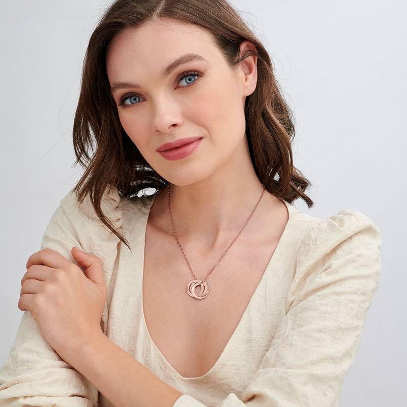 Rosévergoldete Halskette mit 4 russischen Ringen und Gravur Produktfoto
