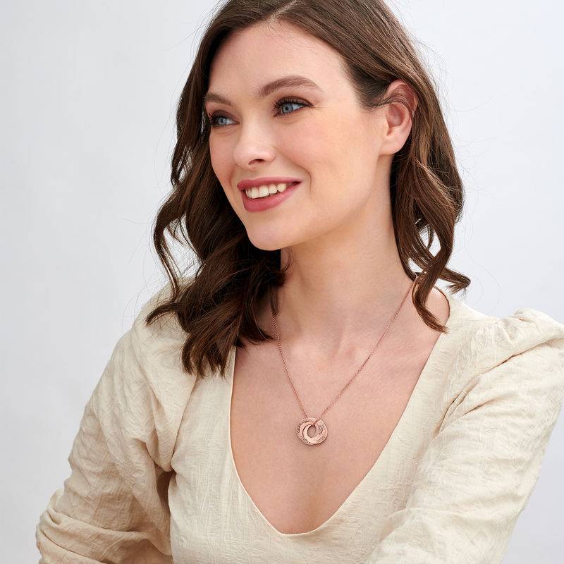 Rosévergoldete Halskette mit 5 russischen Ringen und Gravur Produktfoto