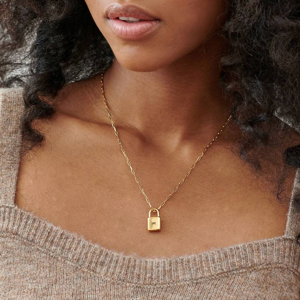 "Allie" Collar de cadena con clip y iniciales de candado en oro vermeil-3 foto de producto