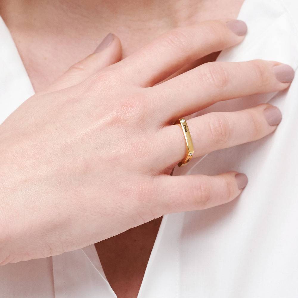 Iris gepersonaliseerde vierkante ring met diamanten in 18k goud vermeil-2 Productfoto