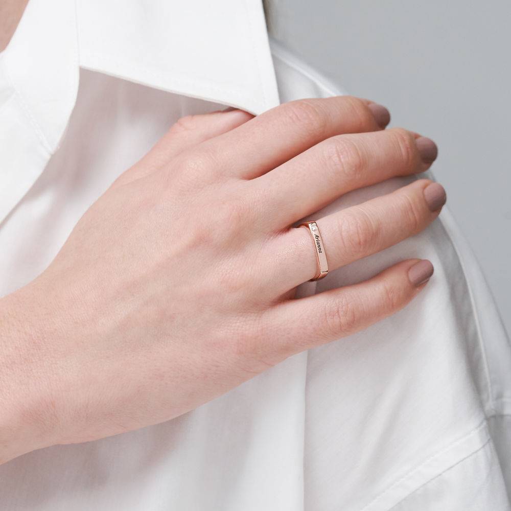 Iris gepersonaliseerde vierkante ring met diamanten in 18k rosé goud vermeil-3 Productfoto