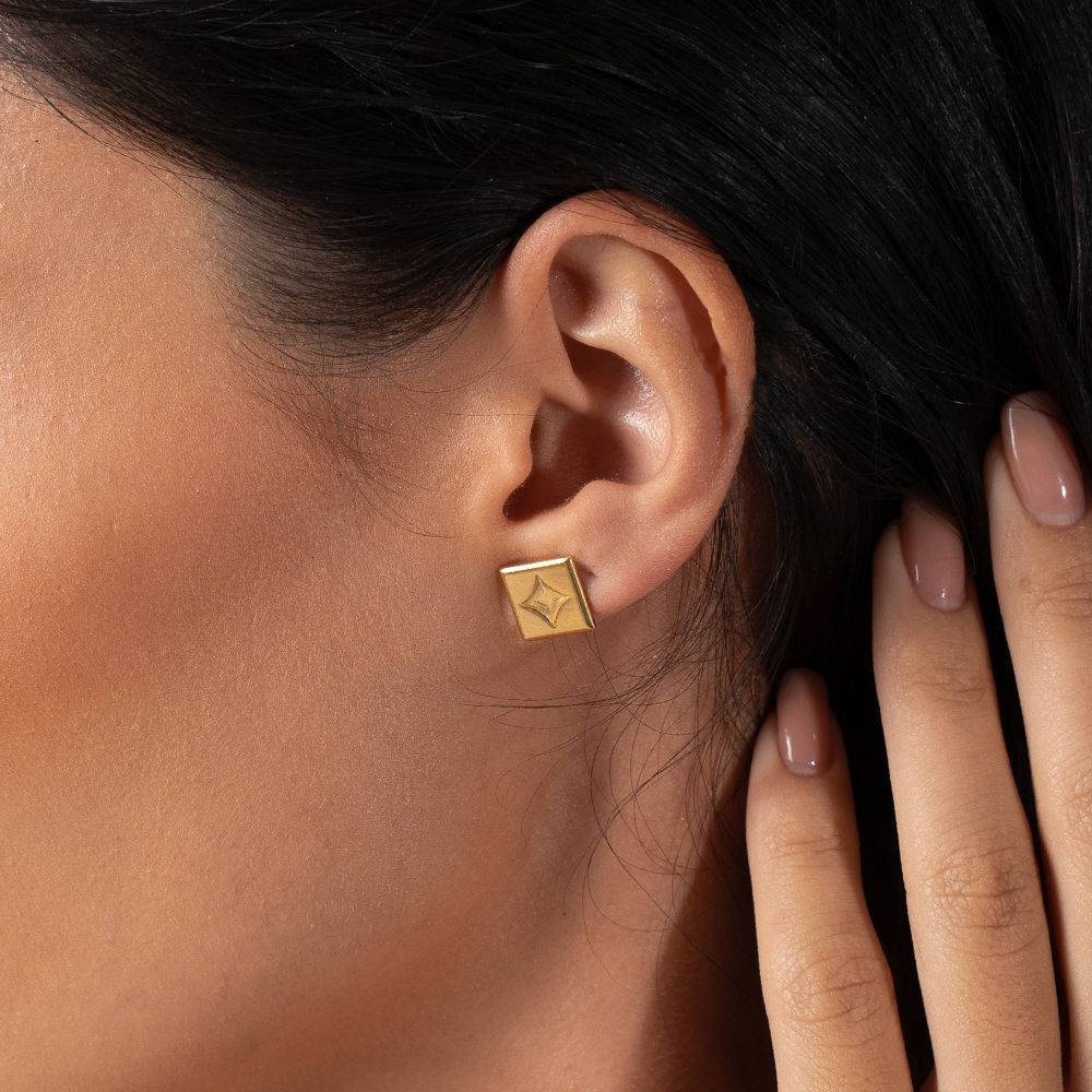 Domino™ oorknopjes in 18k goud vermeil-6 Productfoto