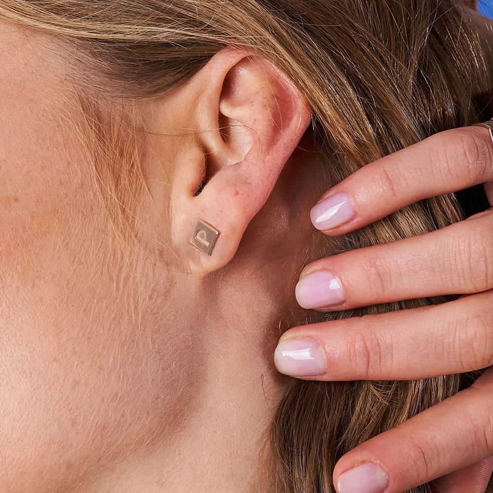 Domino™ kleine oorknopjes in 18k rosé goud vermeil Productfoto