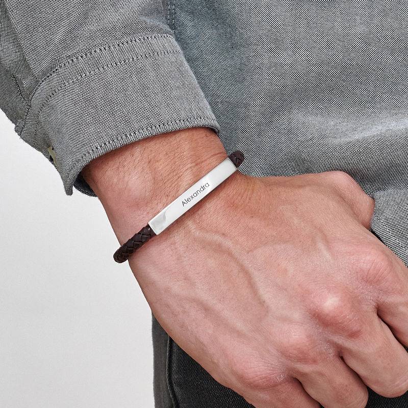 Bracelet homme gravé en cuir avec barre - marron-2 photo du produit