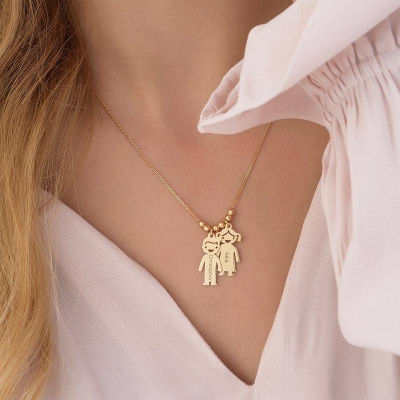 Mors halskæde med graverede børne-charms i guld vermeil-2 produkt billede
