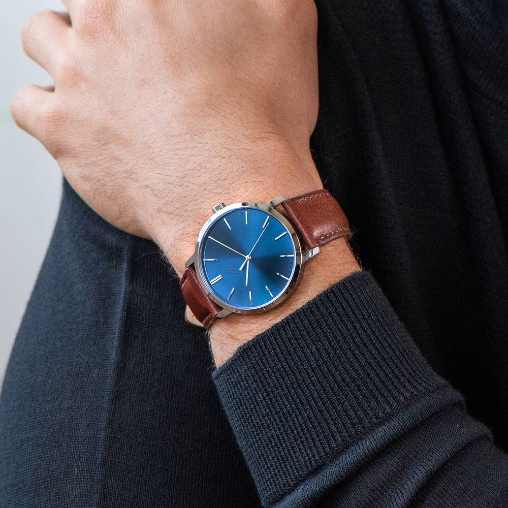 Hampton Minimalist Montre pour homme avec bracelet en cuir brun et cadran bleu photo du produit