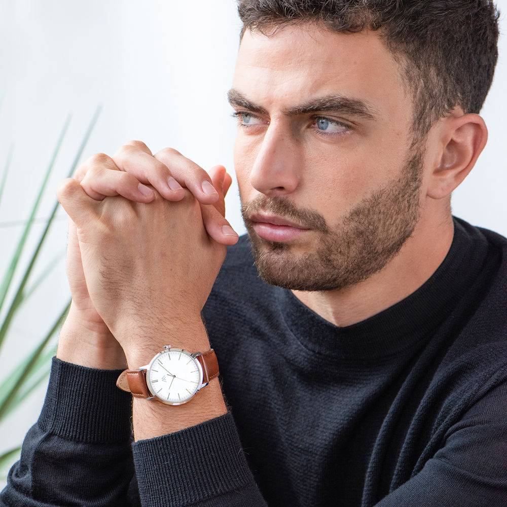 Hampton gepersonaliseerde minimalistische horloge met bruin lederen band-2 Productfoto