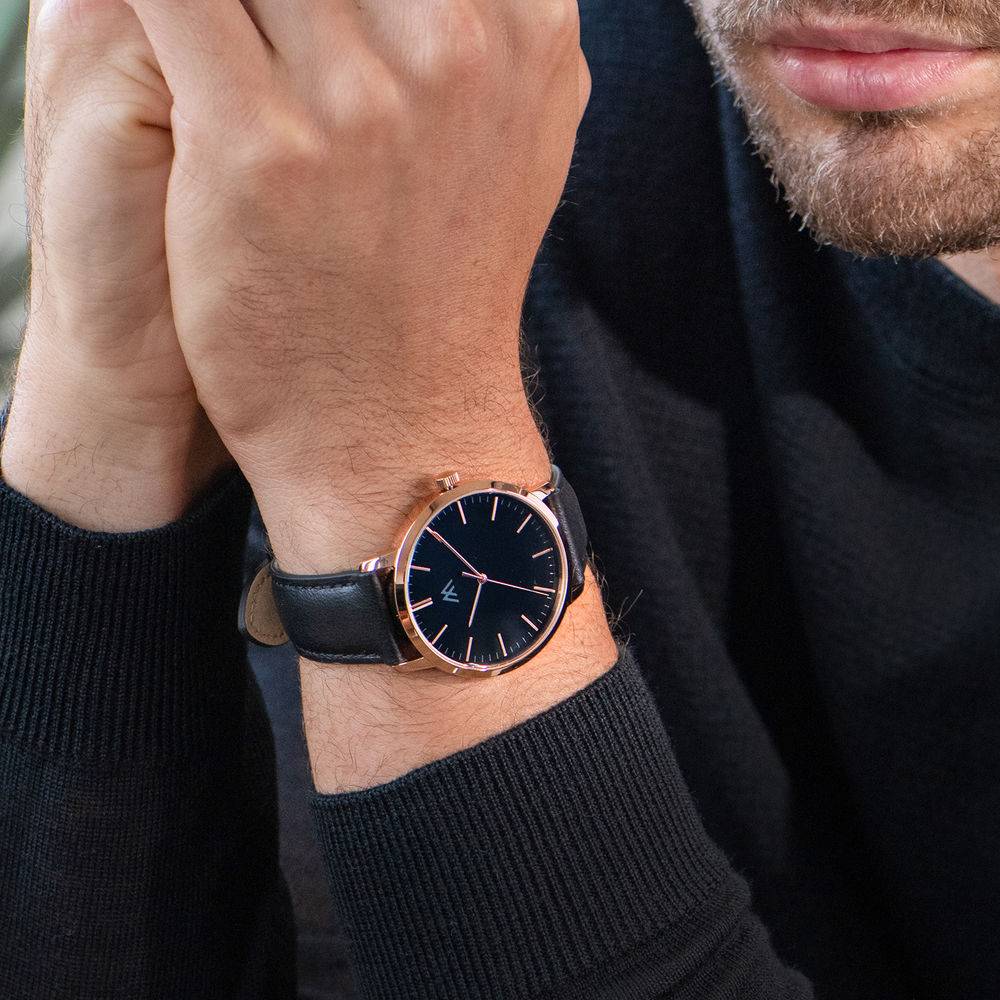 Hampton gepersonaliseerde minimalistische horloge met zwart lederen band-1 Productfoto