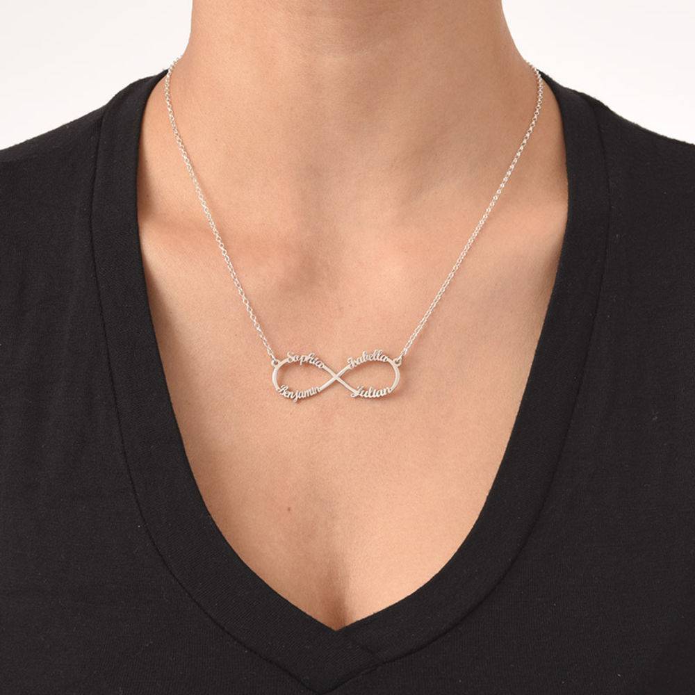 Infinity halskæde med fire navne i Premium Sterlingsølv produkt billede