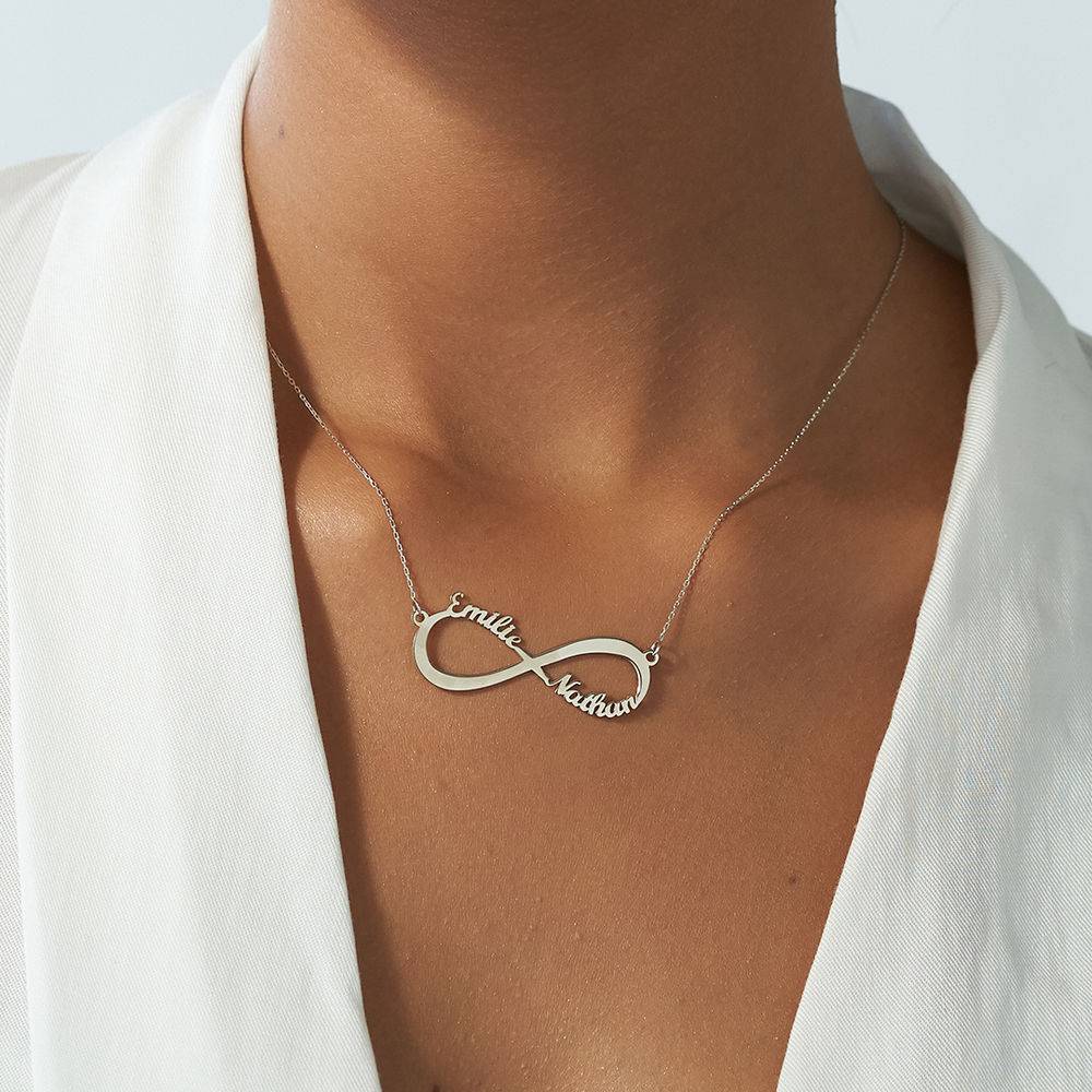 Infinity halskæde med navn i 10 karat hvidguld-4 produkt billede