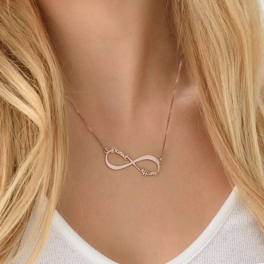 Infinity halskæde med navn i Rose Vermeil-5 produkt billede